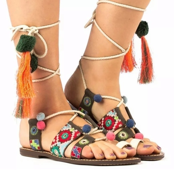 Sam Edelman boho tasseled Gretchen Sandals 8 - Picture 1 of 4